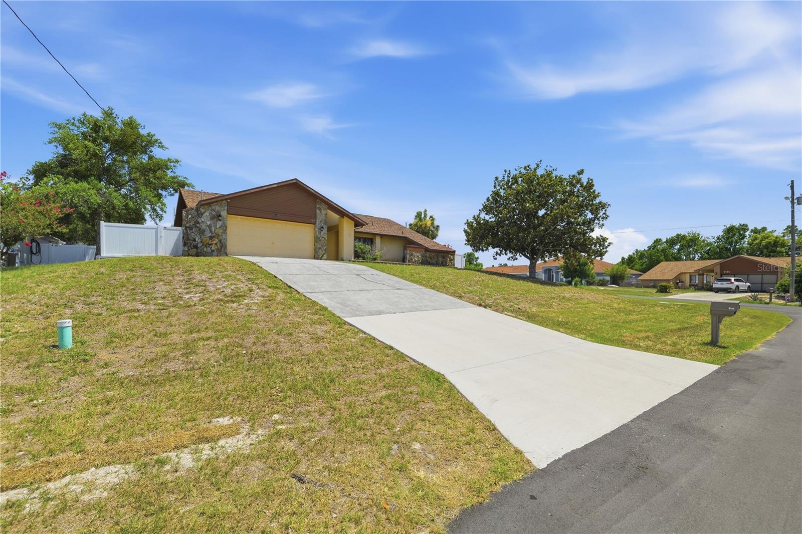 9470 Montebello Ln Property Photo 4