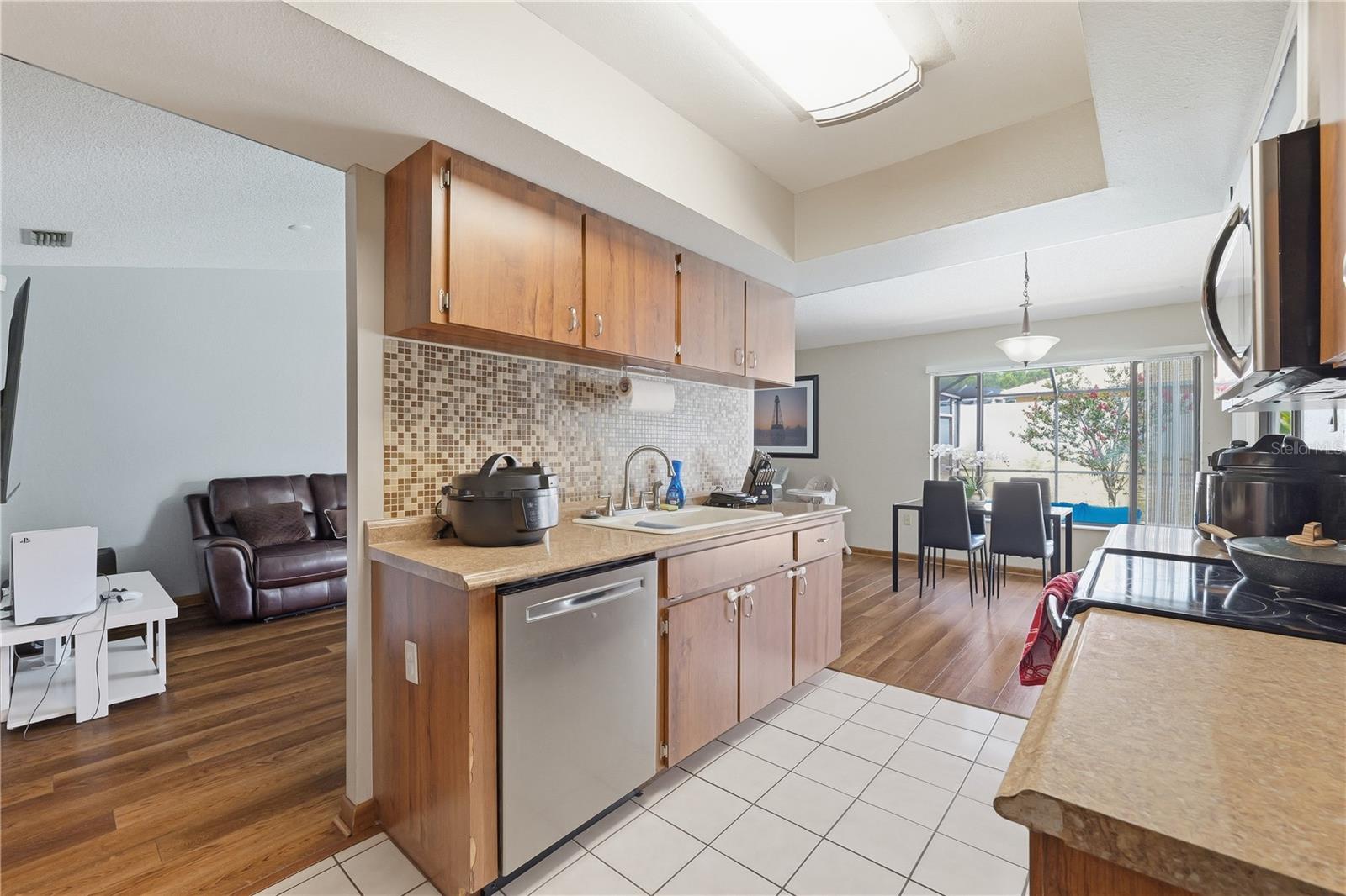 9470 Montebello Ln Property Photo 19