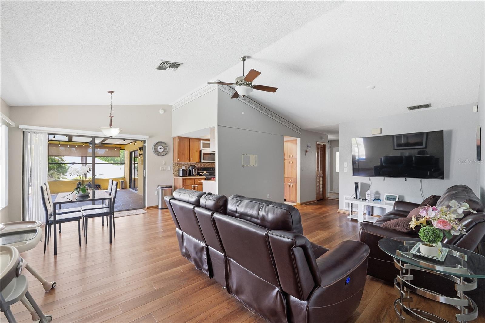 9470 Montebello Ln Property Photo 23