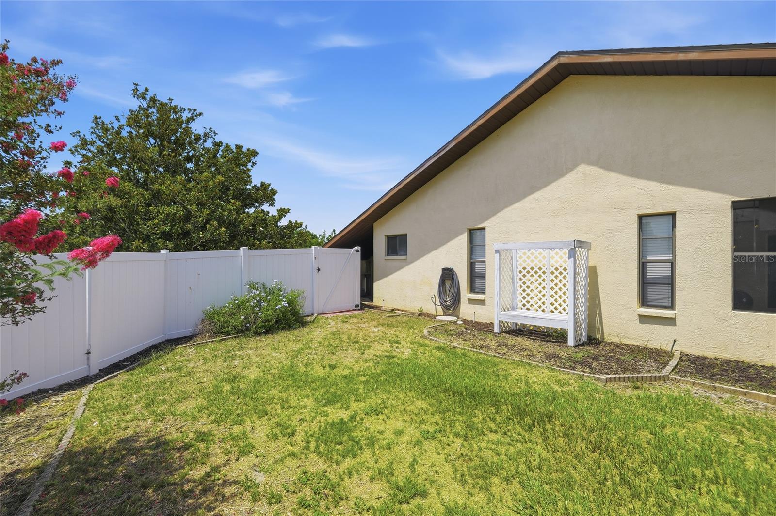 9470 Montebello Ln Property Photo 30