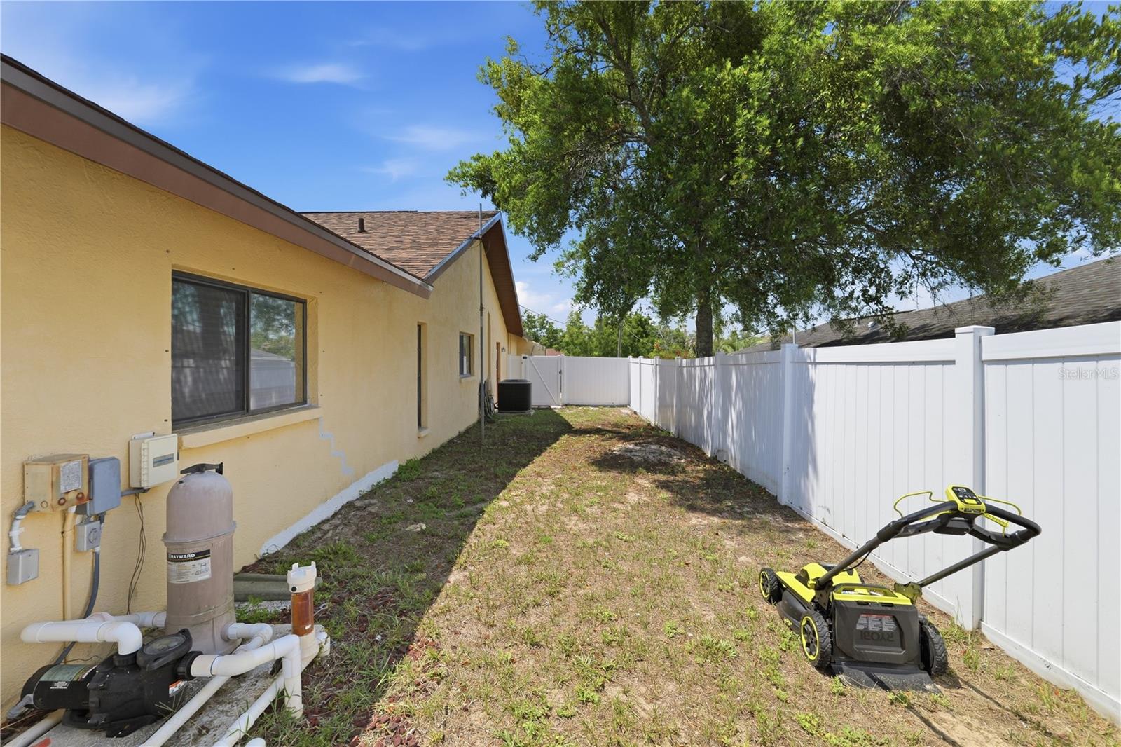 9470 Montebello Ln Property Photo 32
