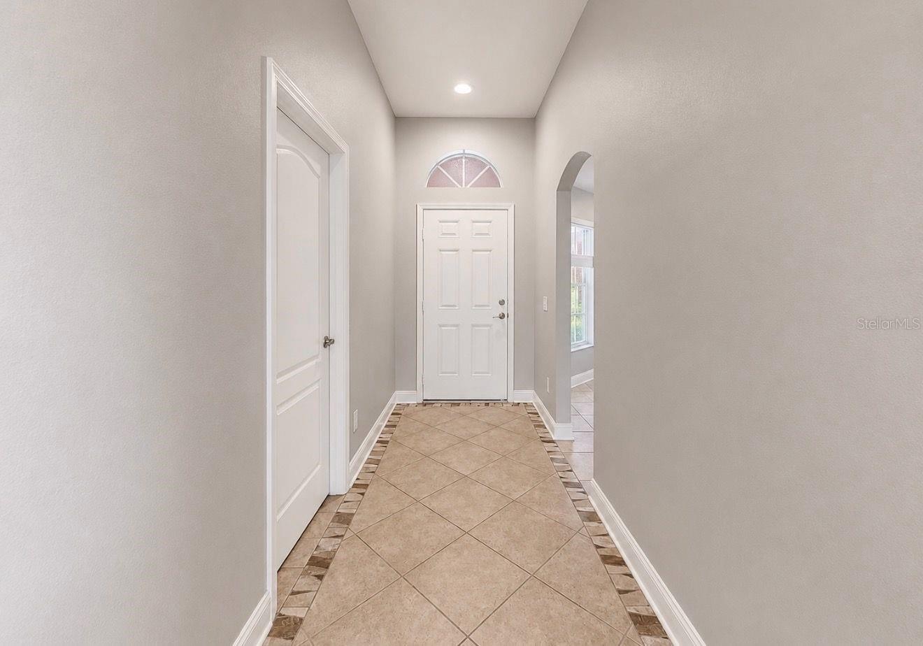 1836 Raven Glen Dr Property Photo 4