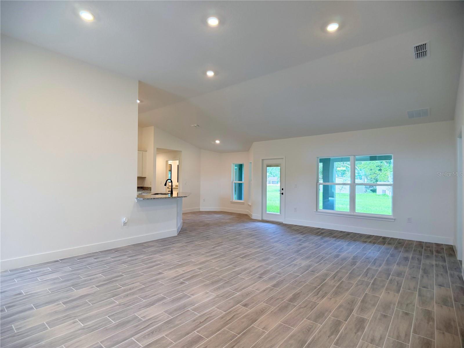 36861 Hidden View Cir Property Photo 5