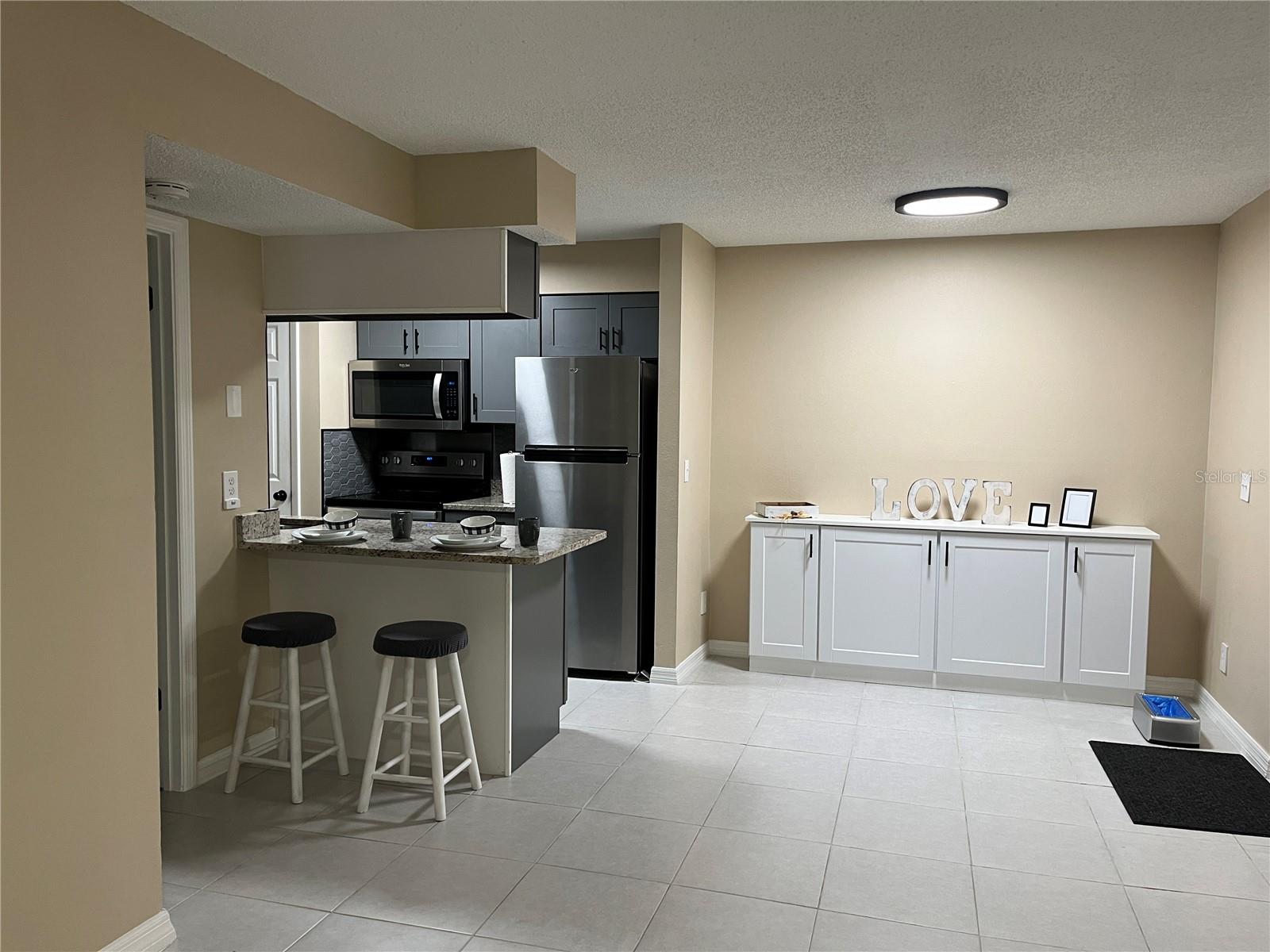 211 Thorn Tree Pl Property Photo 2