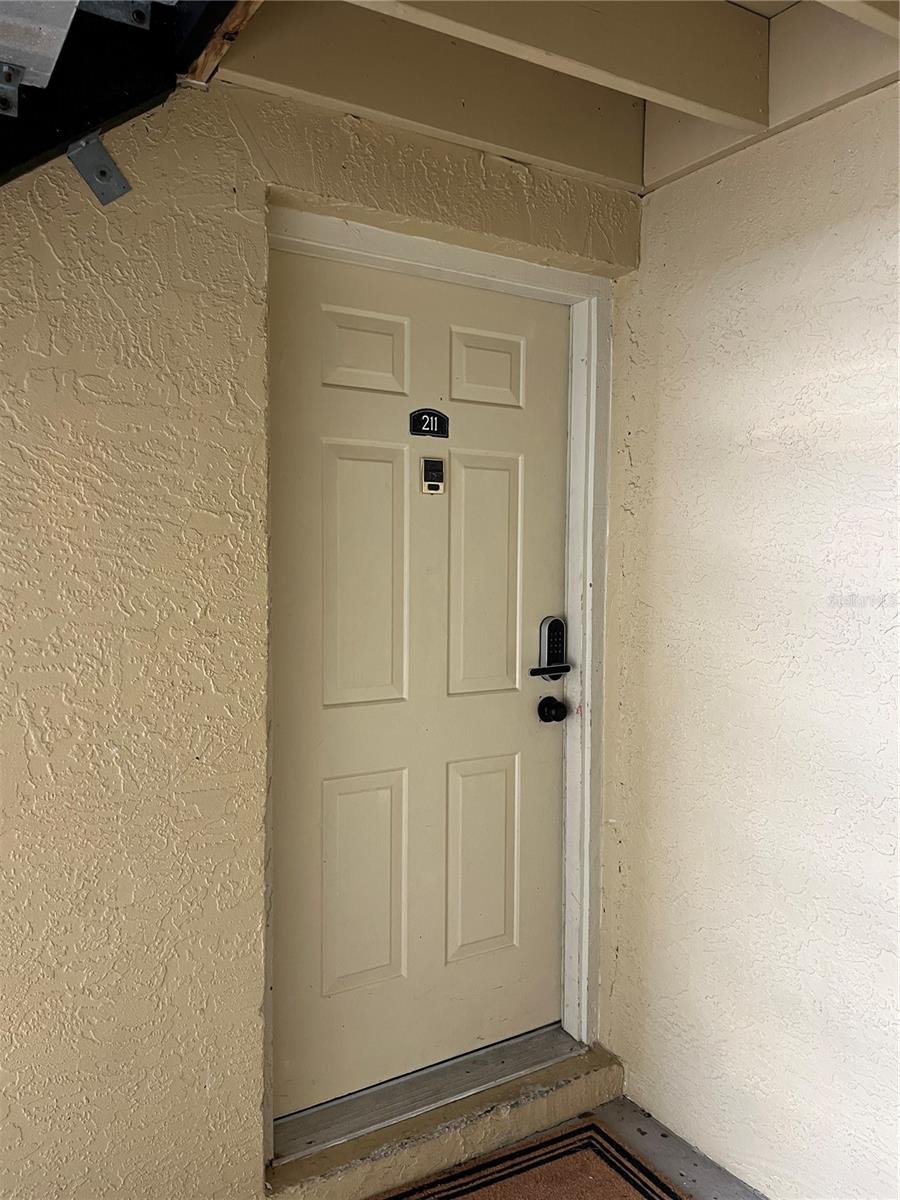 211 Thorn Tree Pl Property Photo 7
