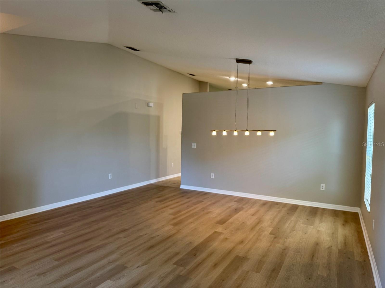 10405 Summer Azure Dr Property Photo 5