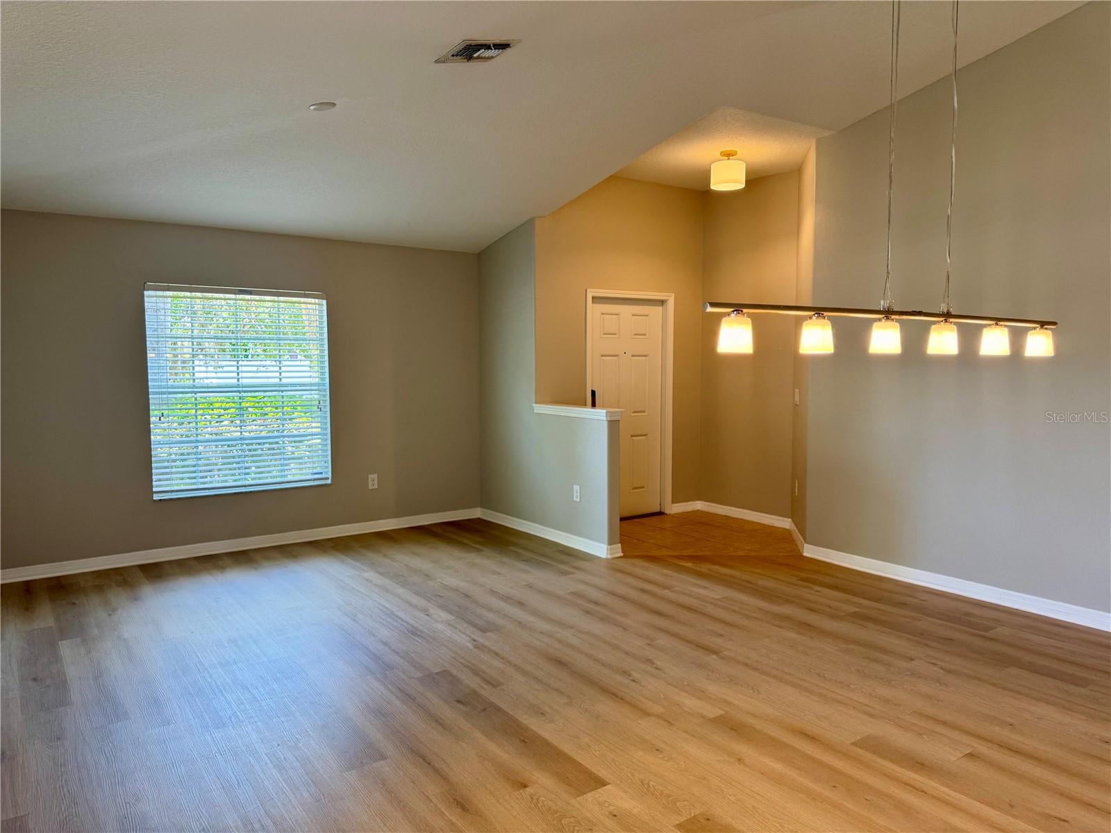 10405 Summer Azure Dr Property Photo 6