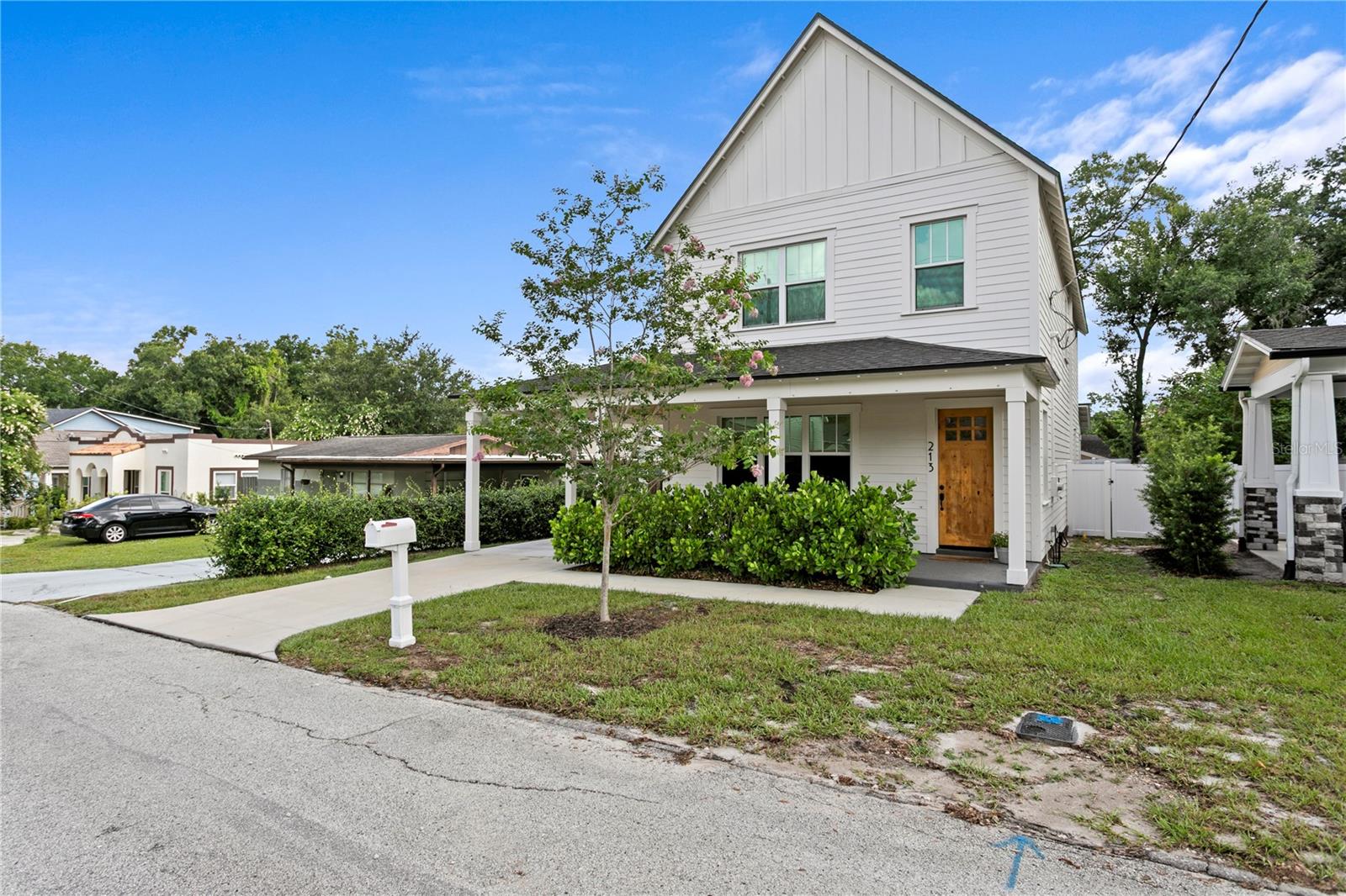 213 W Elm St Property Photo 45