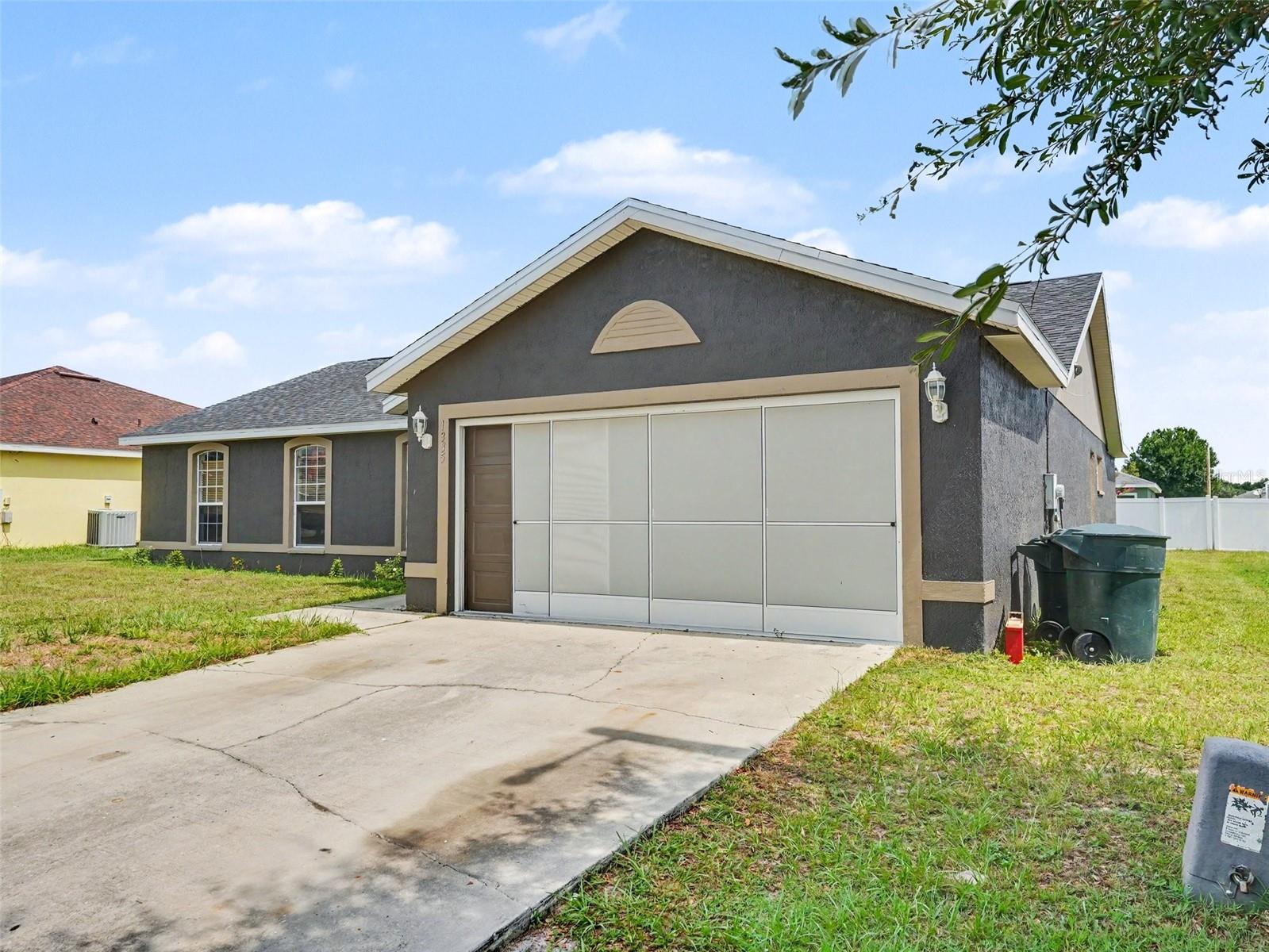 1335 Laurel Glen Dr Property Photo 3