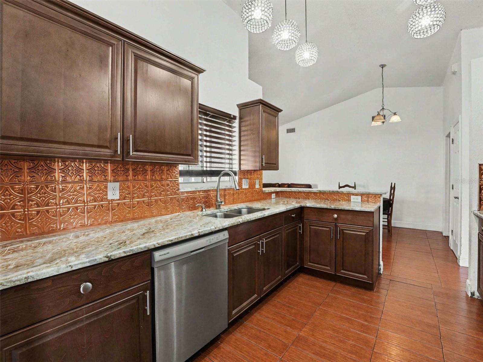 1335 Laurel Glen Dr Property Photo 7