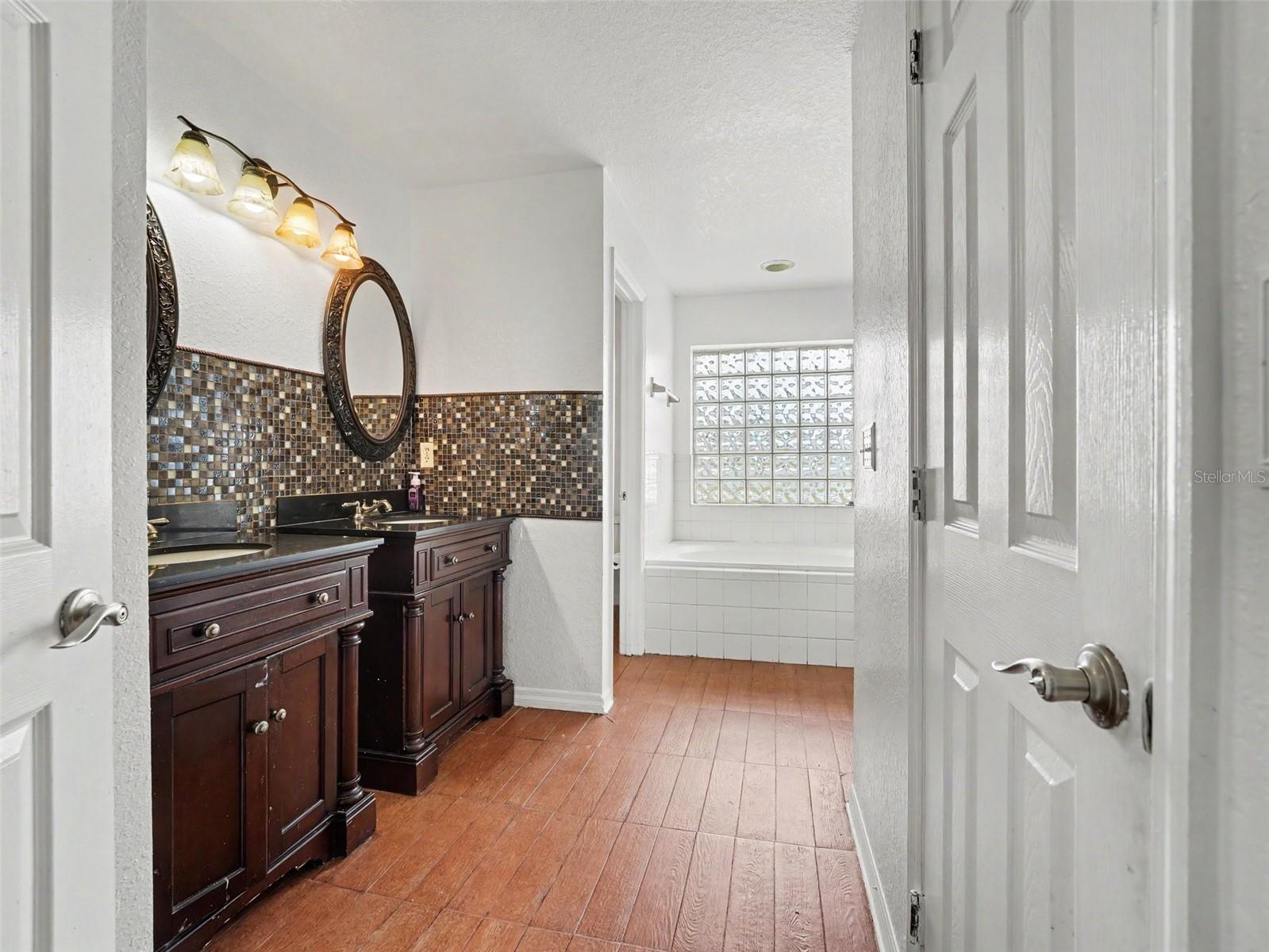 1335 Laurel Glen Dr Property Photo 10