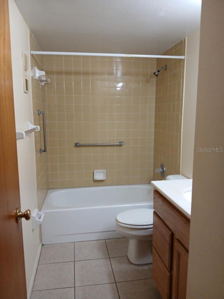 7560 92nd St #201b Property Photo 6