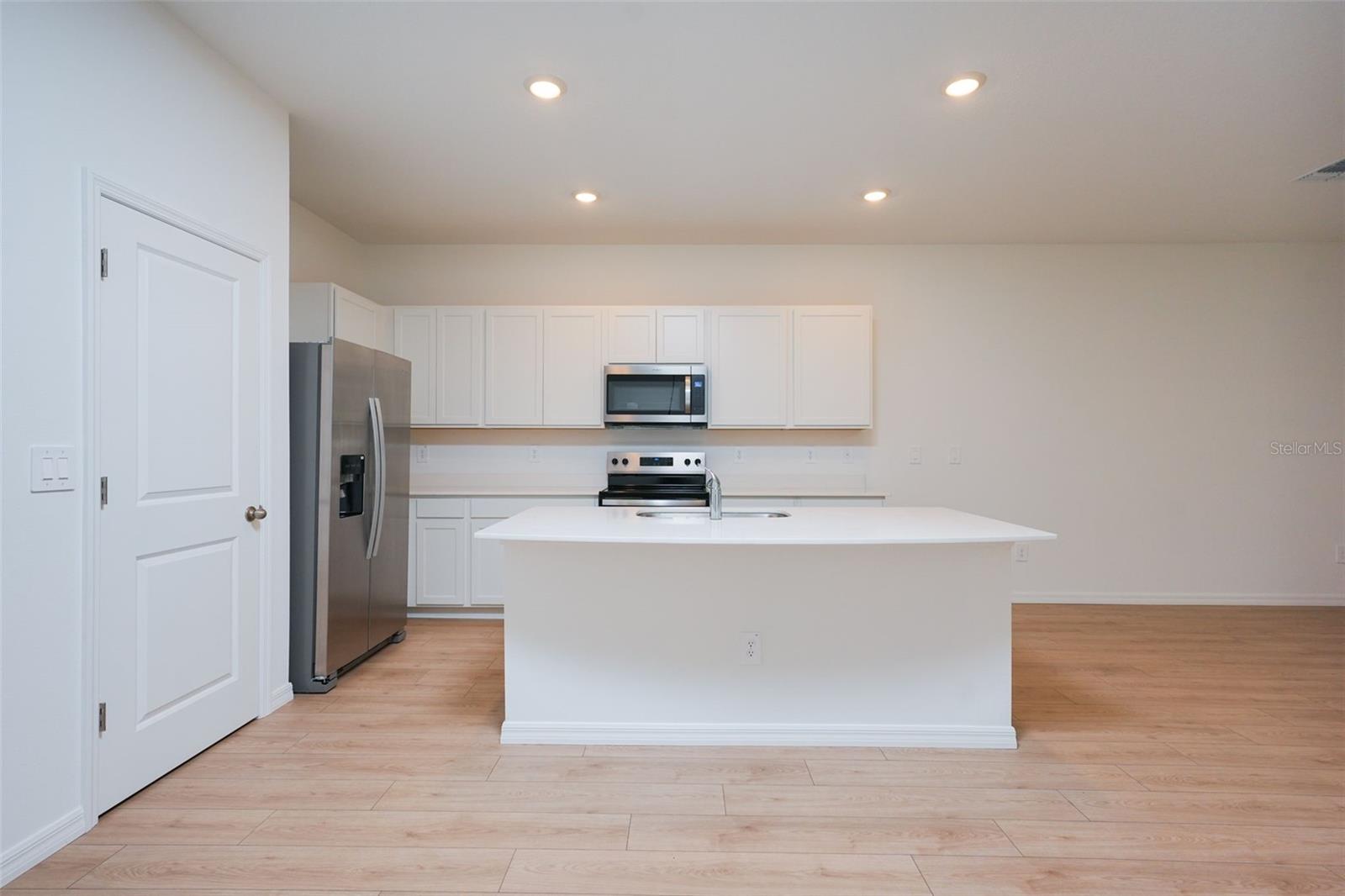 11194 Treasure Swale Way Property Photo 17