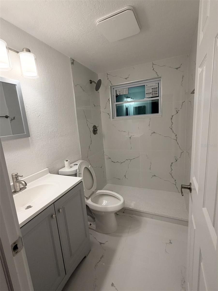 TB8524844 Property Photo 8