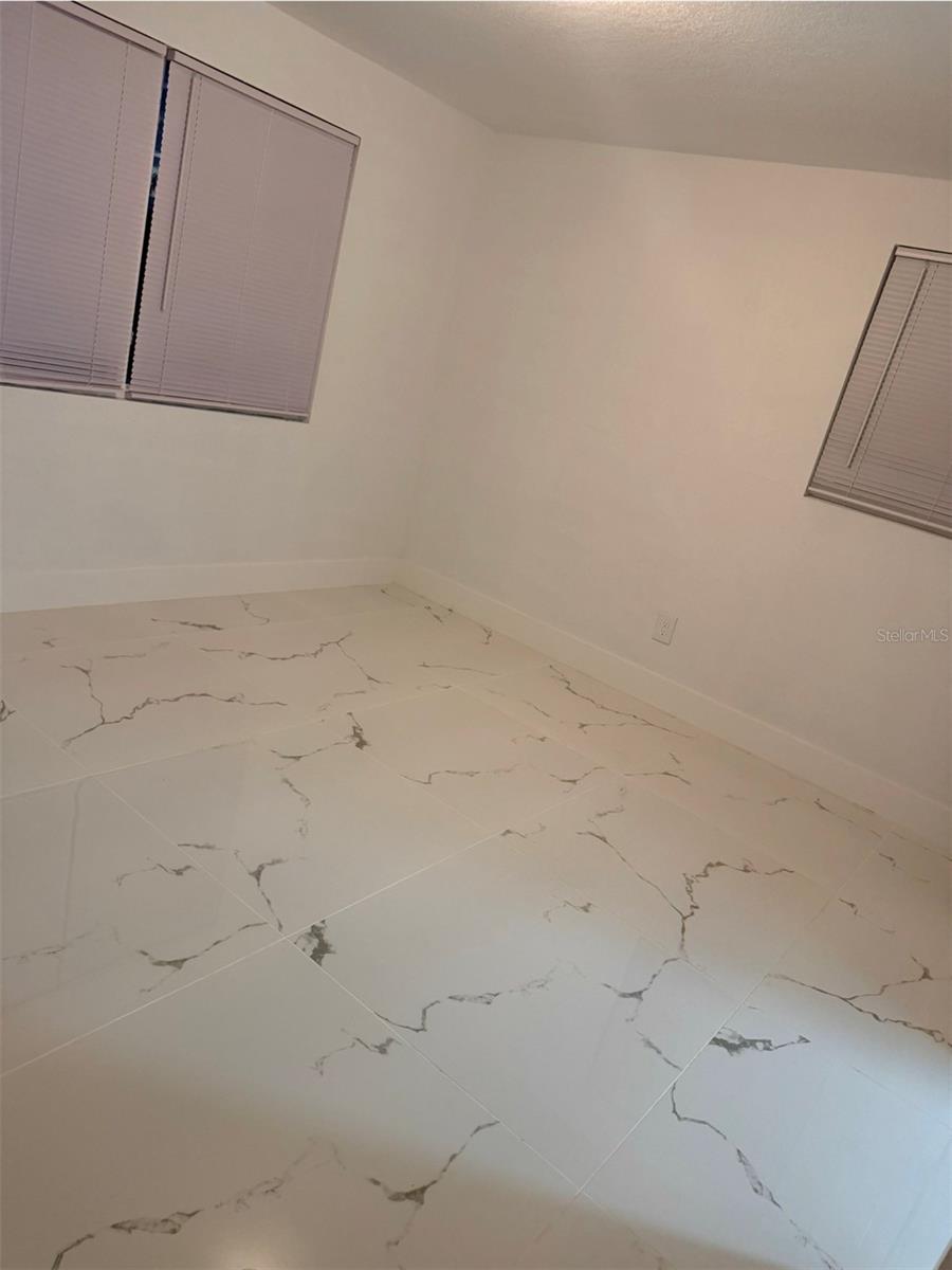 TB8524844 Property Photo 9