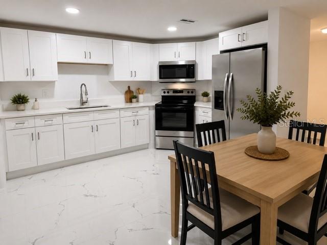 TB8524844 Property Photo 12