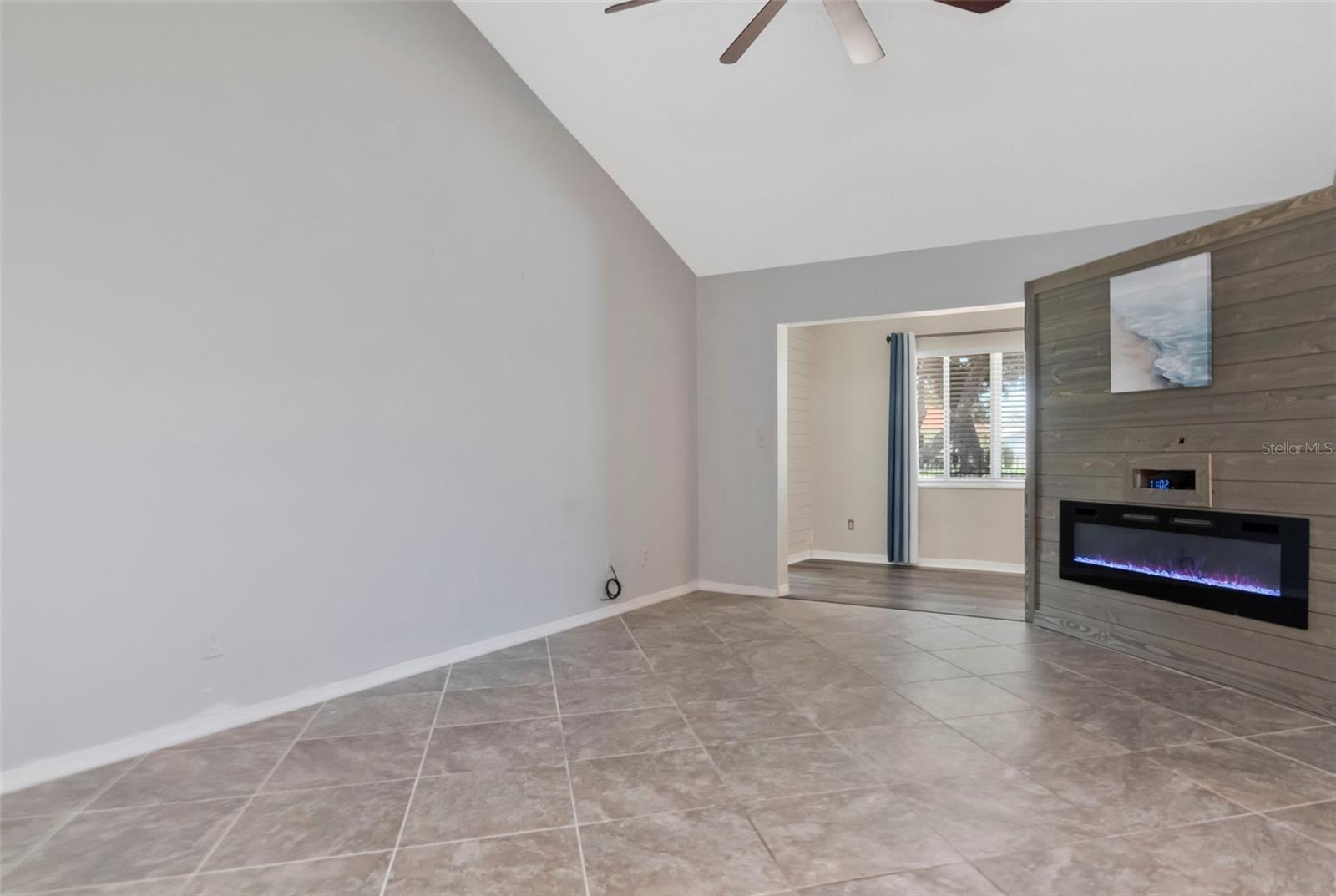 303 Barstow Ct Property Photo 7