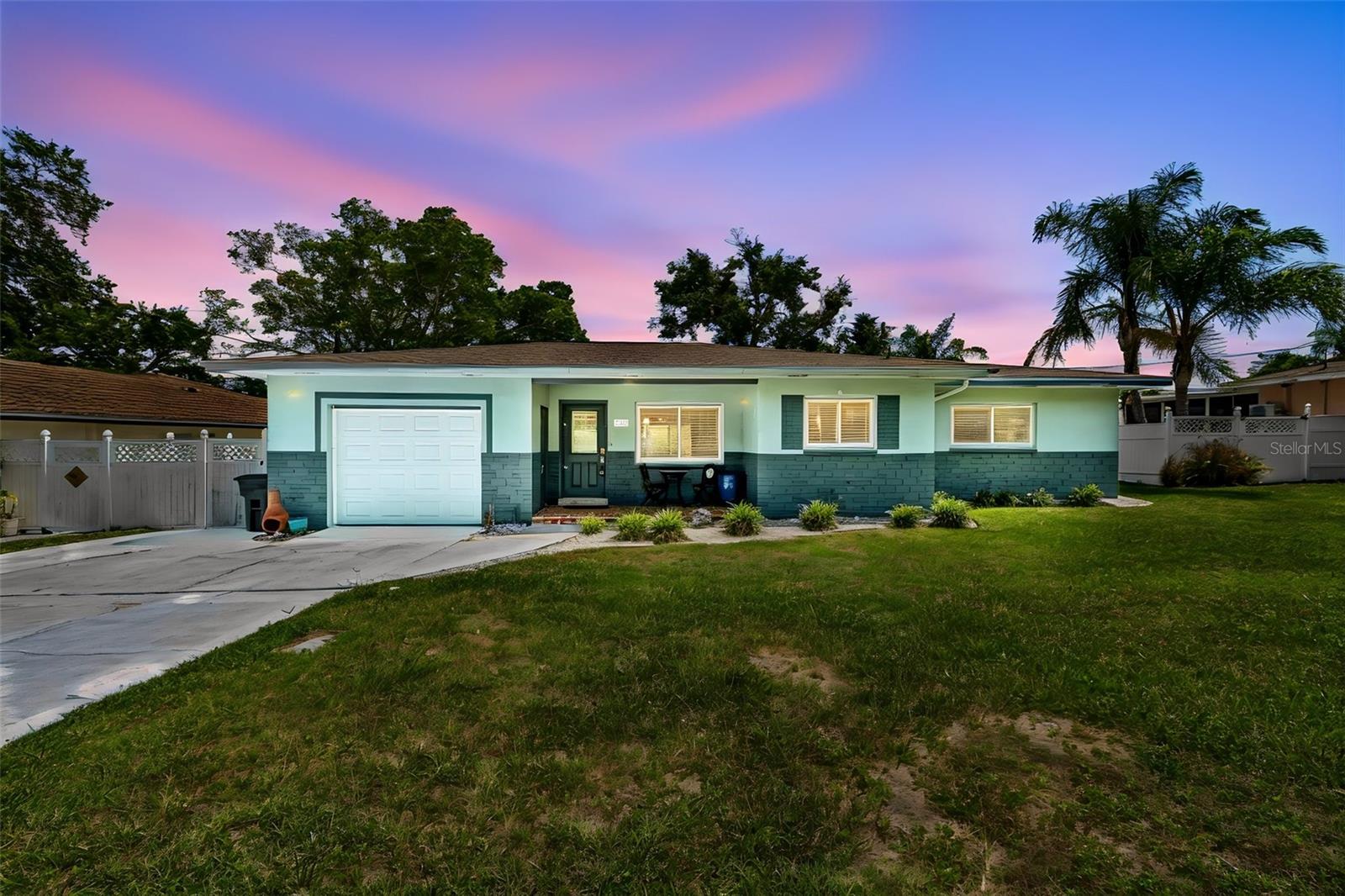 3282 Honeysuckle Rd Property Photo 1