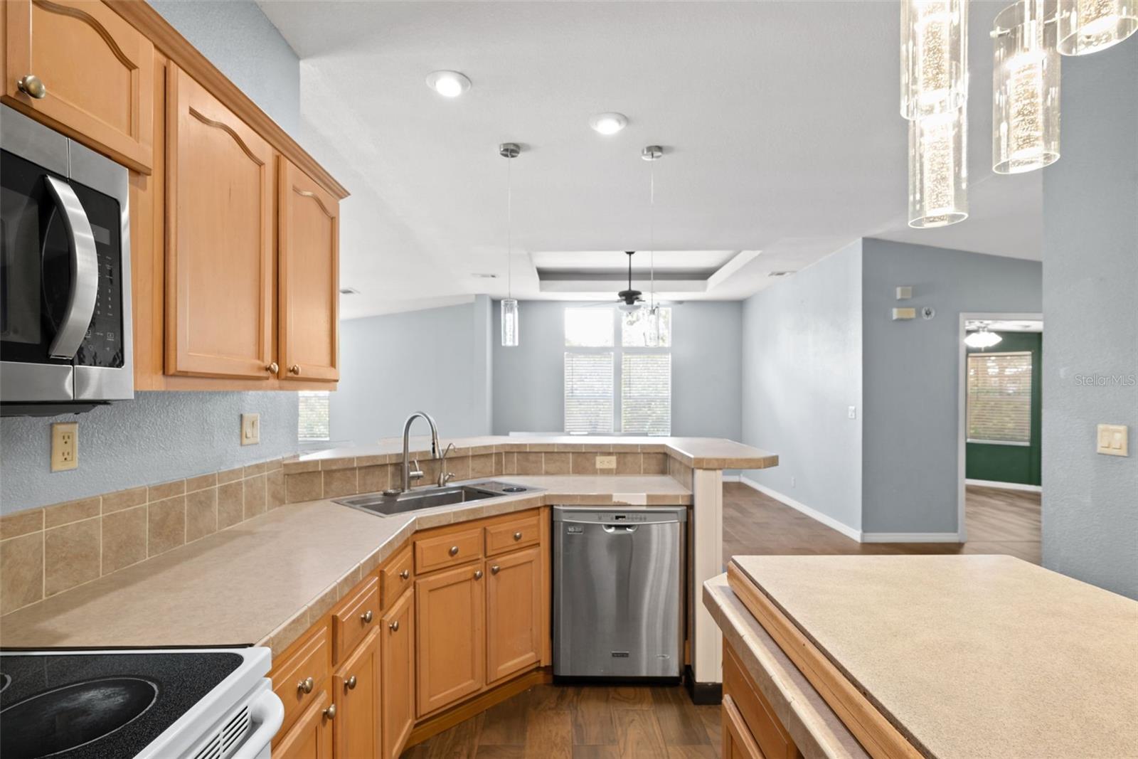 12801 Cliffside Pl Property Photo 5
