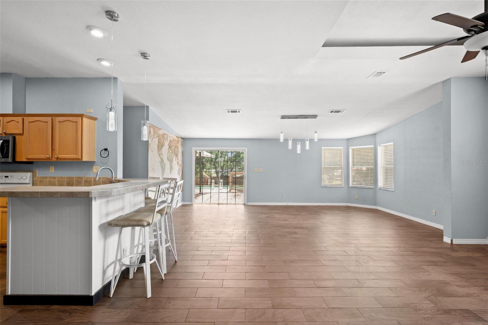 12801 Cliffside Pl Property Photo 7