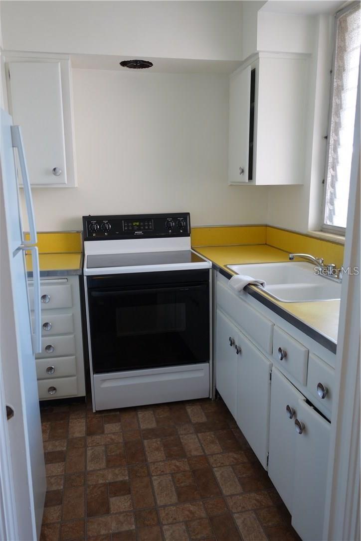 200 N Betty Ln #2e Property Photo 4