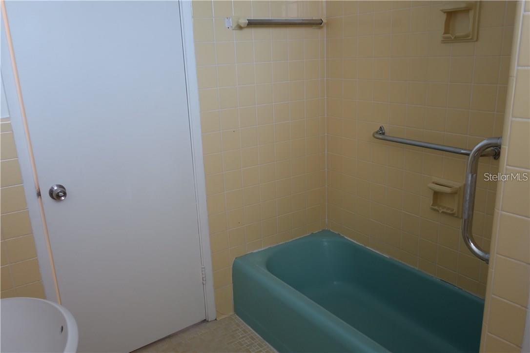 200 N Betty Ln #2e Property Photo 8