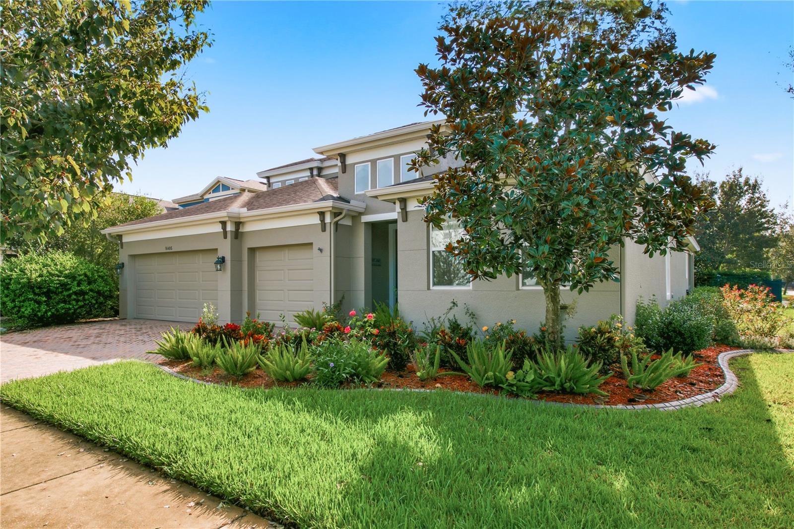 16485 Courtyard Loop Property Photo 2