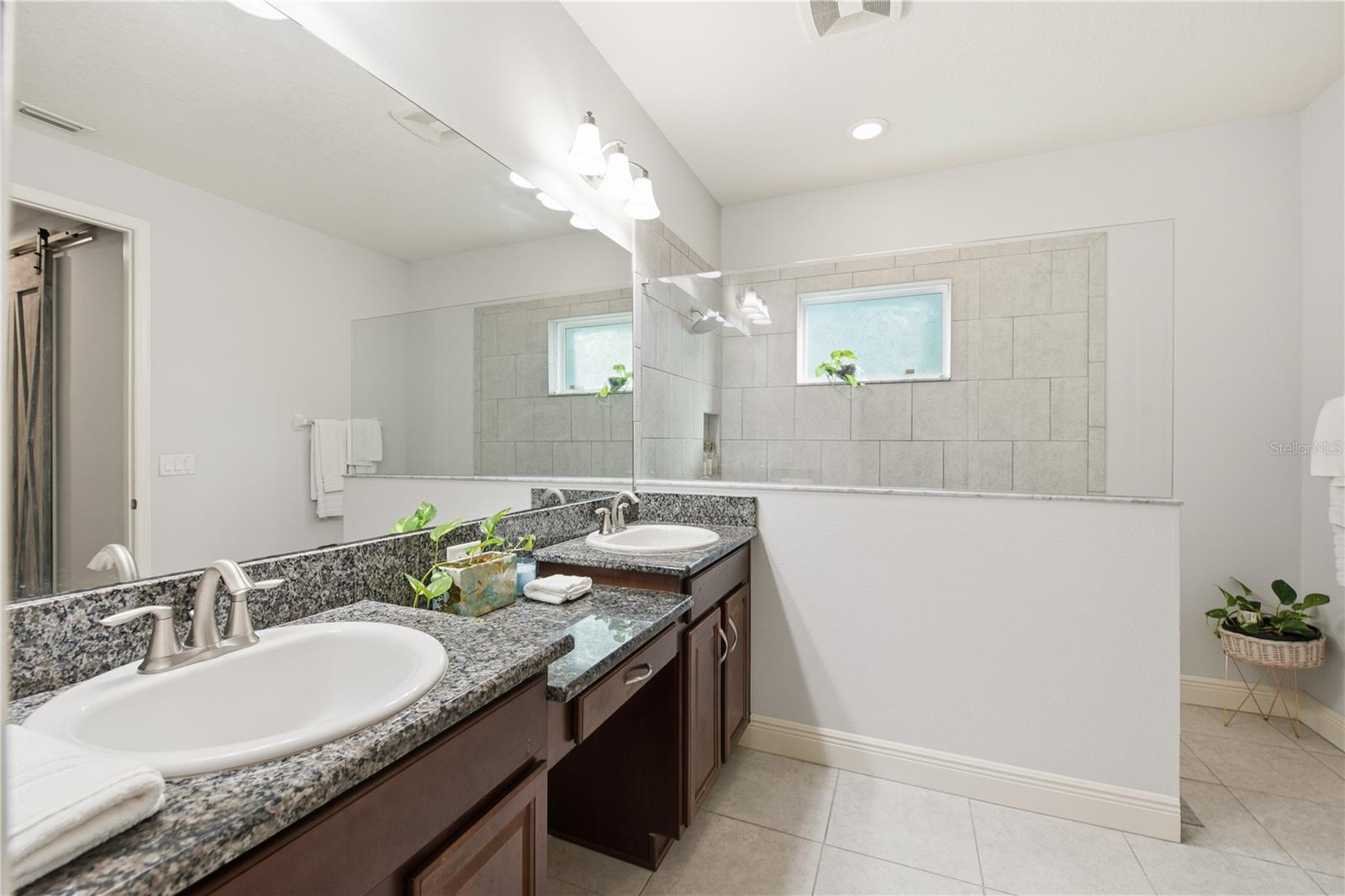 16485 Courtyard Loop Property Photo 27