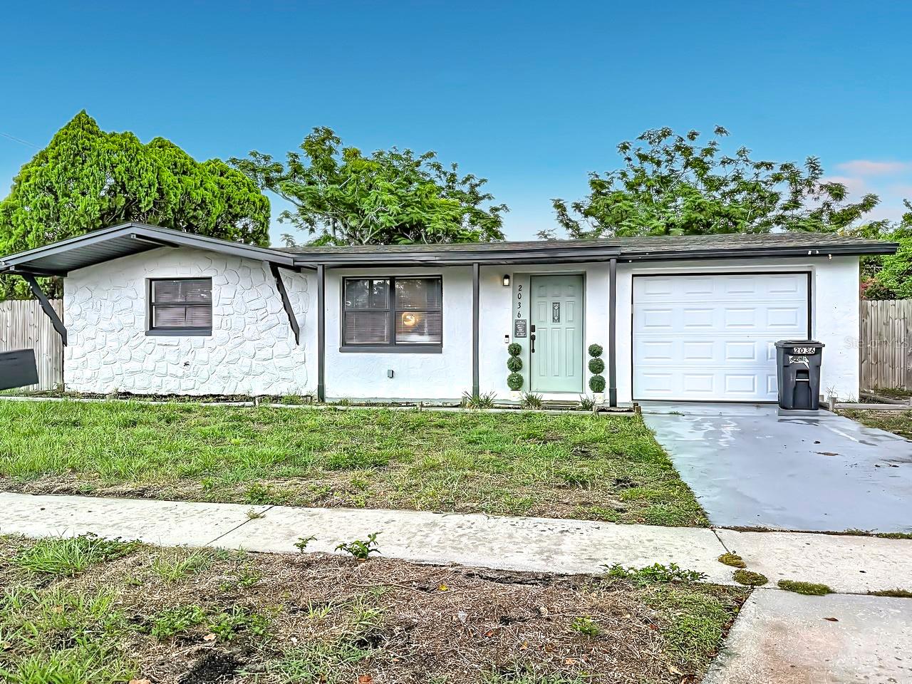 2036 SHANNON DR Property Photo 1