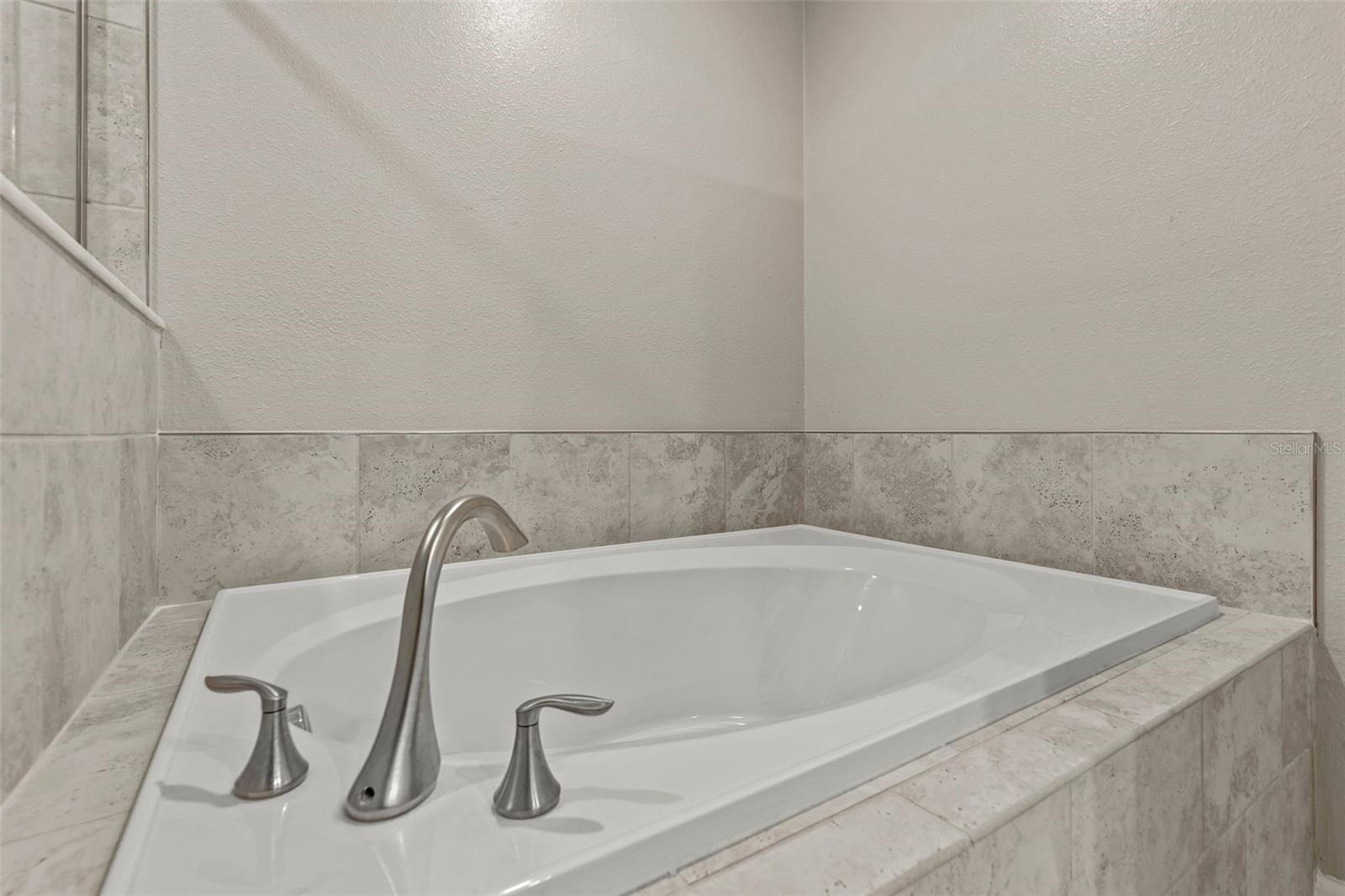 1603 Roseville St Property Photo 28