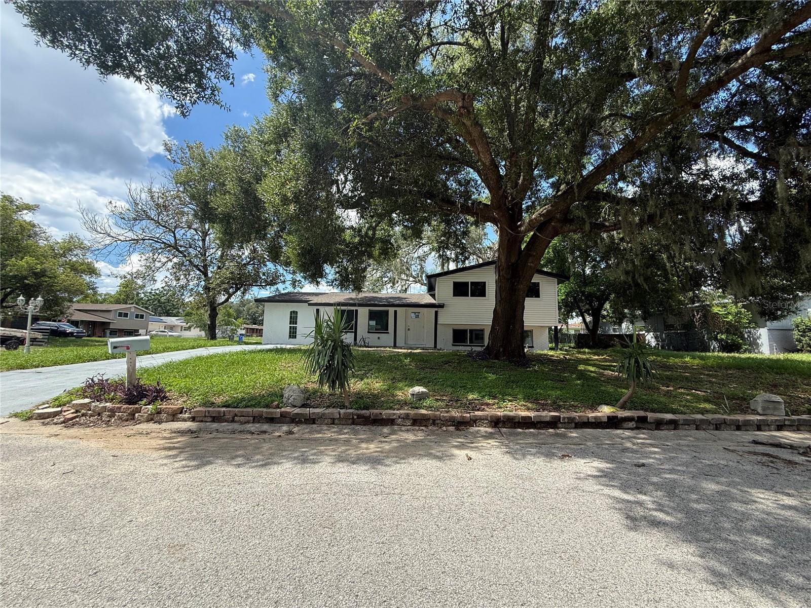 402 BLUEBERRY LN