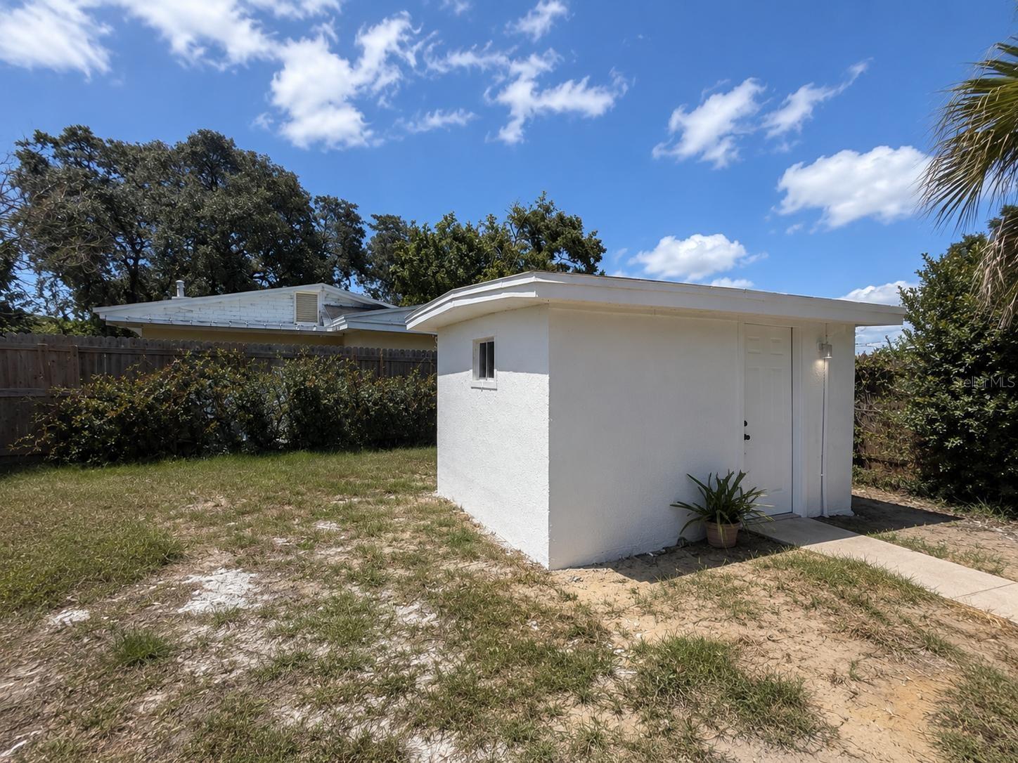 7211 James St Property Photo 9
