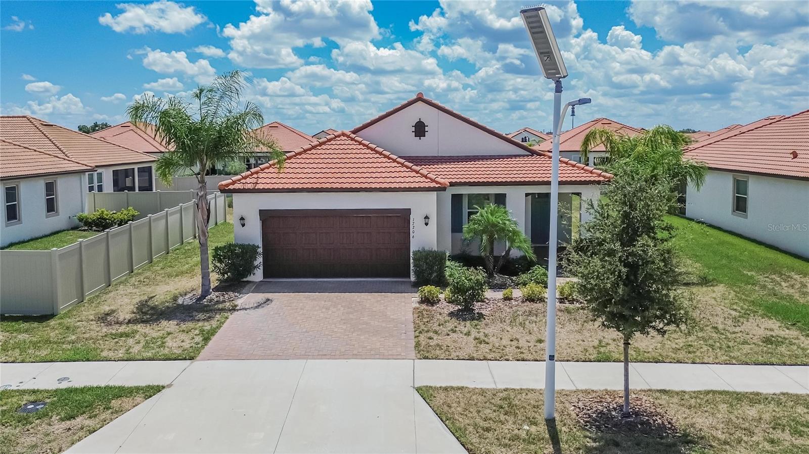 17206 Star Banks St Property Photo 4