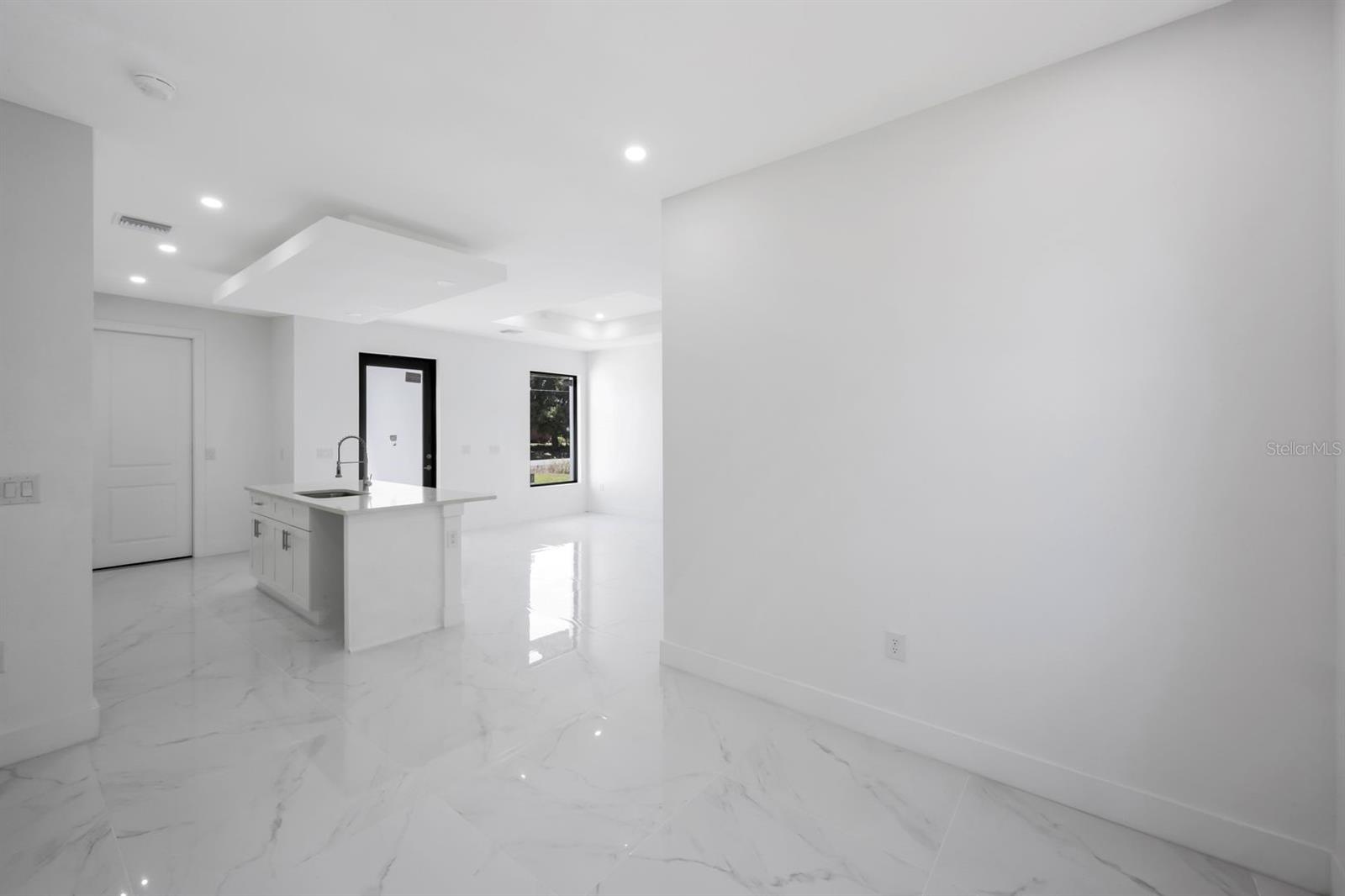 100 Parish Dr Property Photo 3