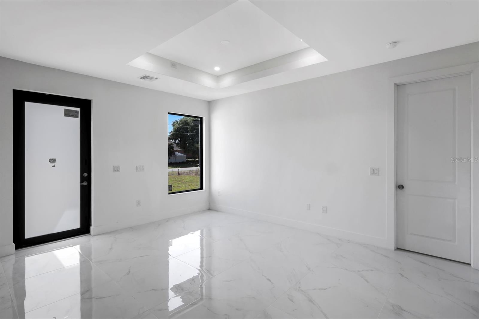 100 Parish Dr Property Photo 6