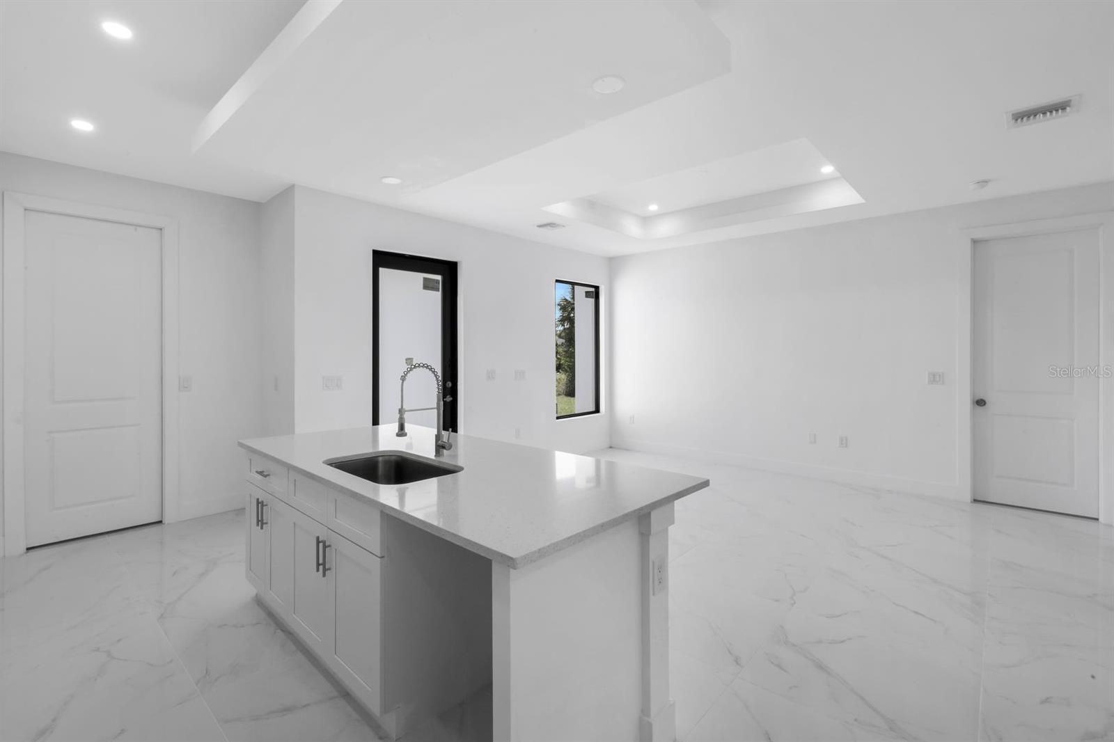 100 Parish Dr Property Photo 11