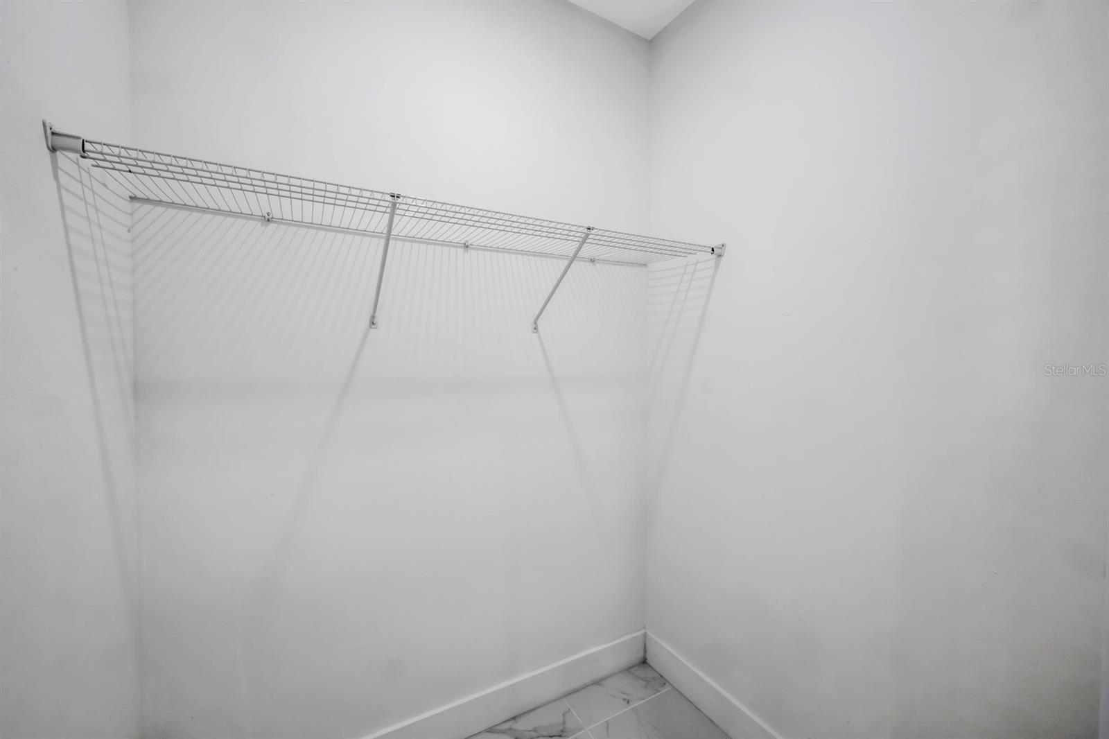 100 Parish Dr Property Photo 16