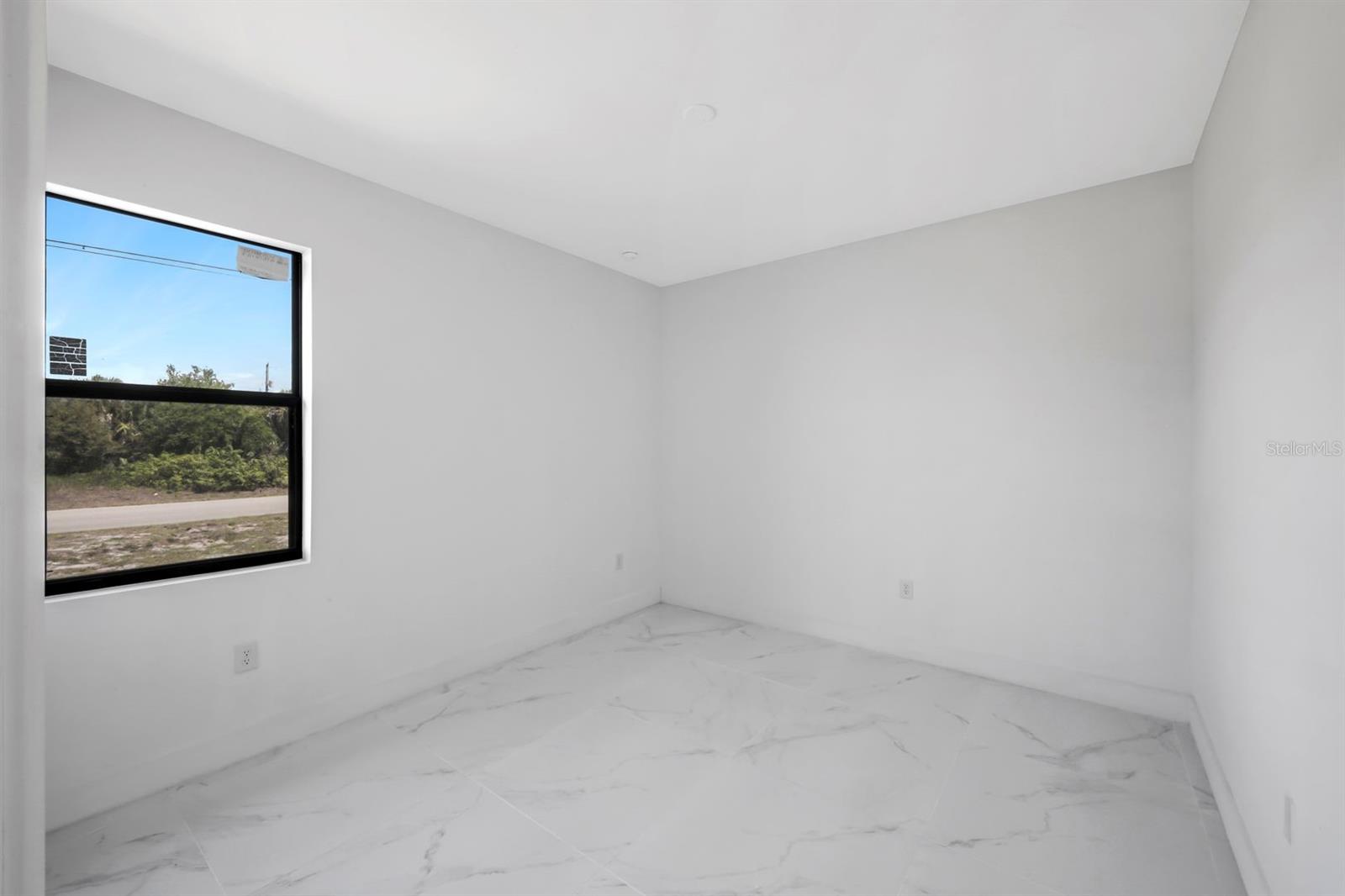 100 Parish Dr Property Photo 19