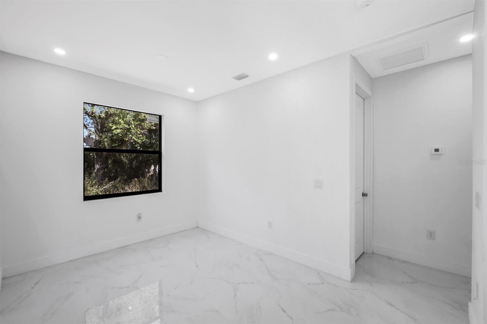 100 Parish Dr Property Photo 22