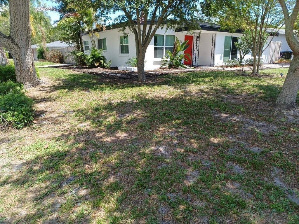 2173 Riviera Dr Property Photo 24