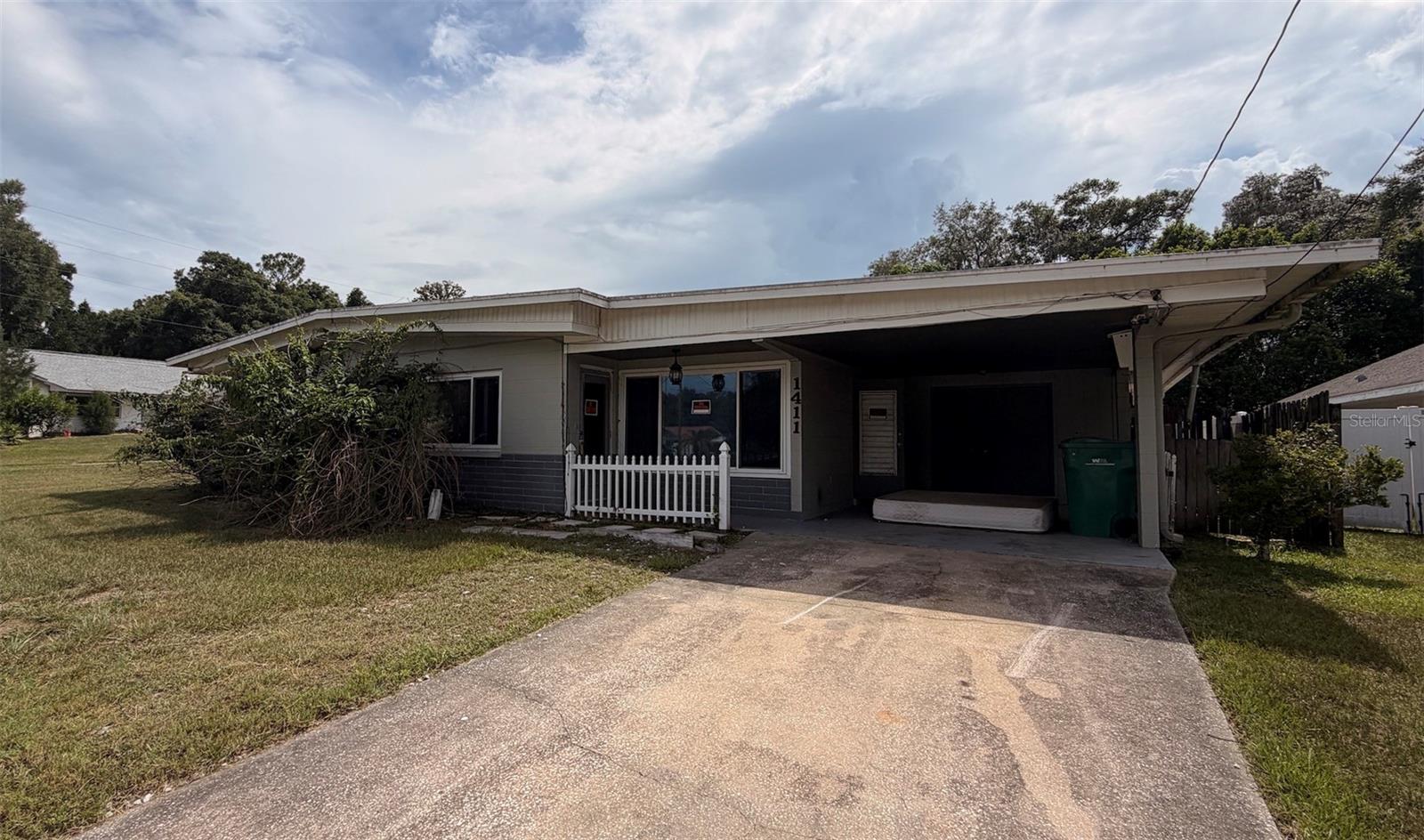 1411 Lakeshore Dr Property Photo 1