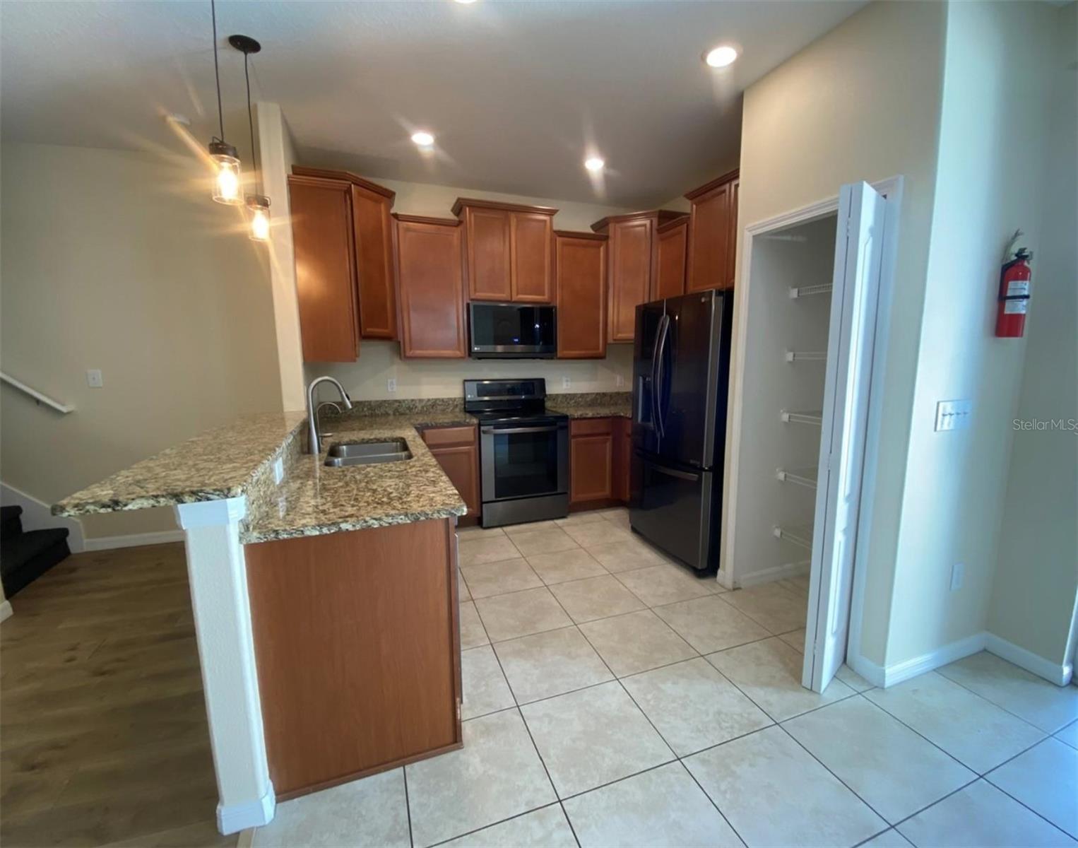 12013 Greengate Dr Property Photo 5