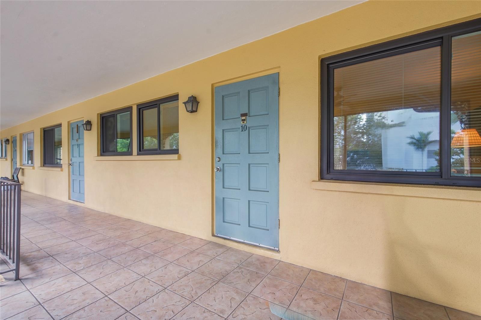 615 S Palm Ave #10 Property Photo 5