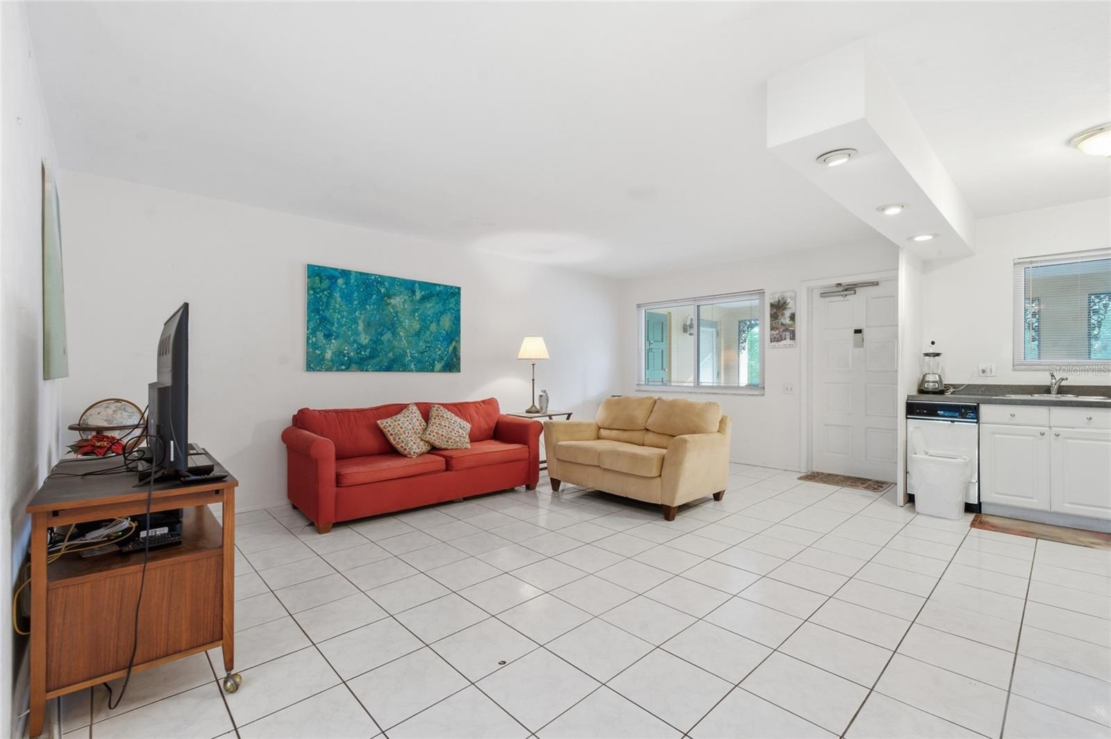 615 S Palm Ave #10 Property Photo 8