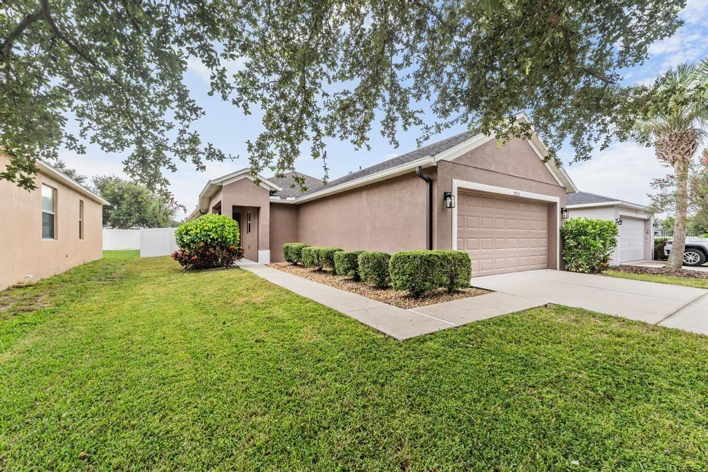 7013 Forest Mere Dr Property Photo 2