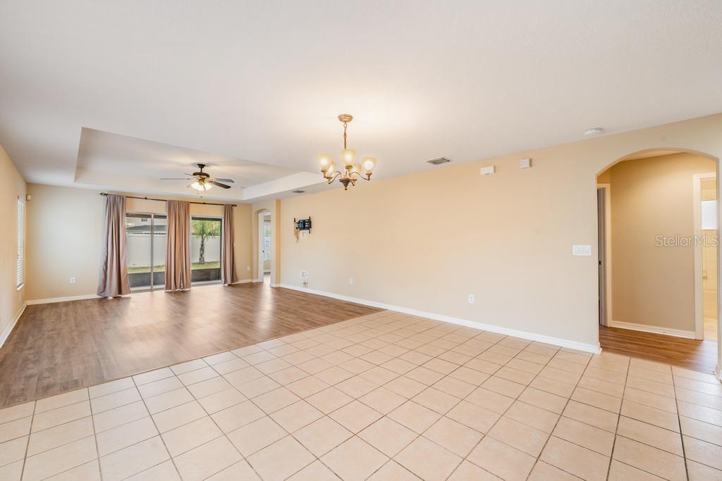 7013 Forest Mere Dr Property Photo 4