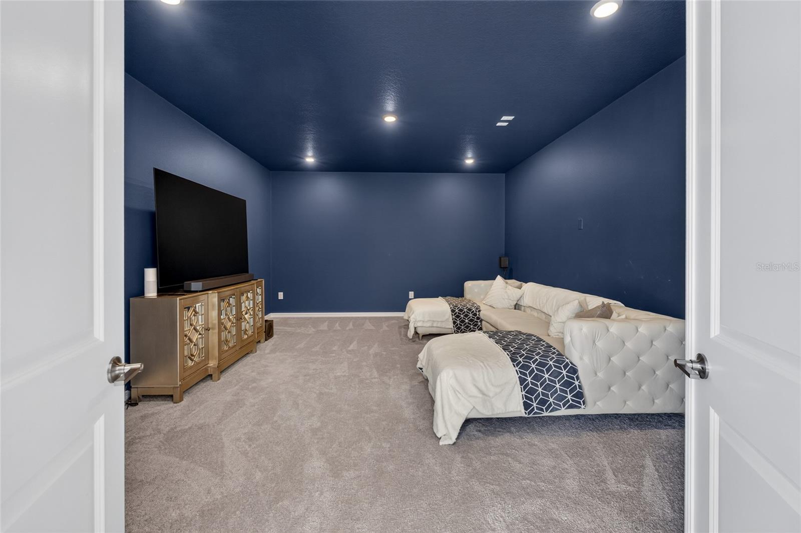 33751 Landsman Loop Property Photo 5