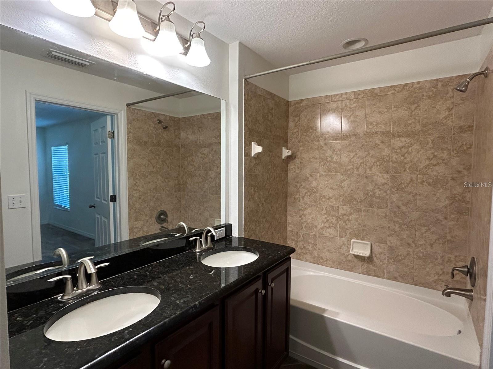 2802 Birchcreek Dr Property Photo 12