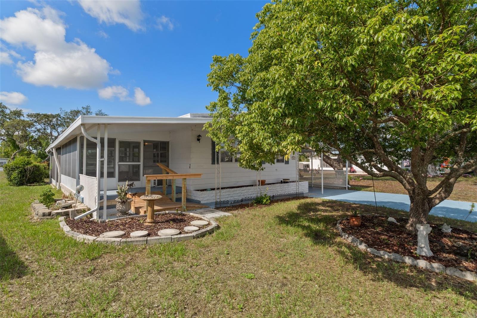 9075 Highpoint Blvd Property Photo 3
