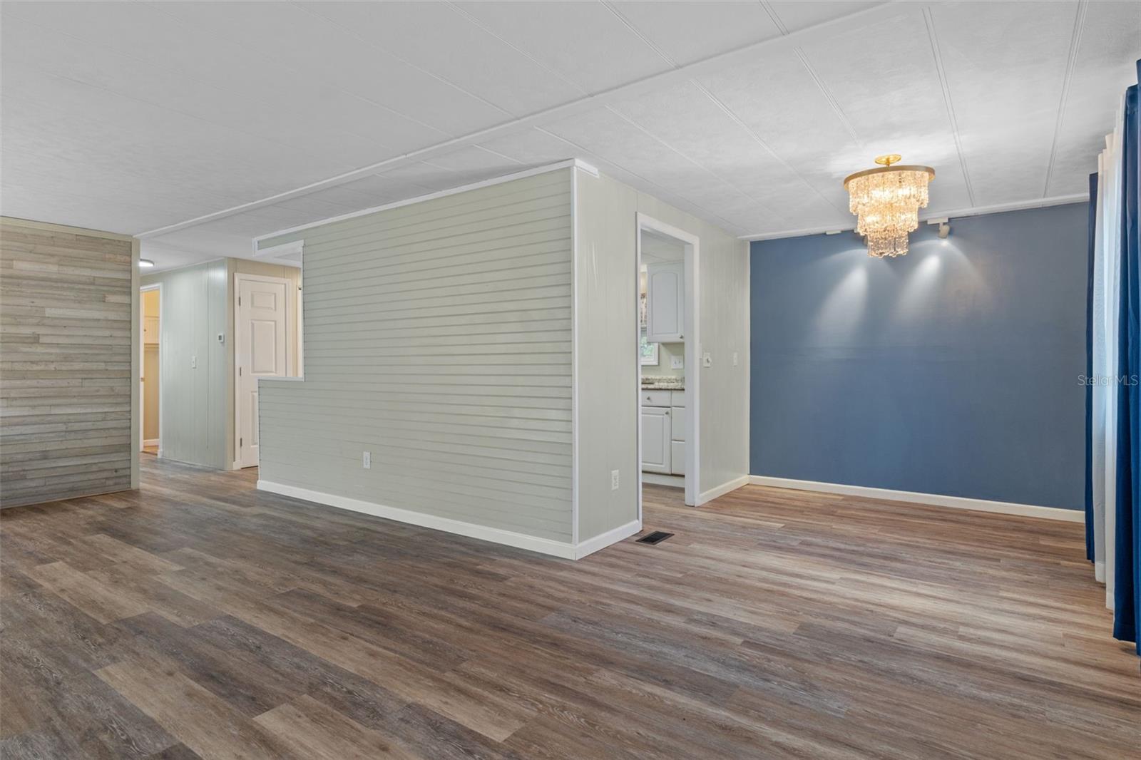 9075 Highpoint Blvd Property Photo 11